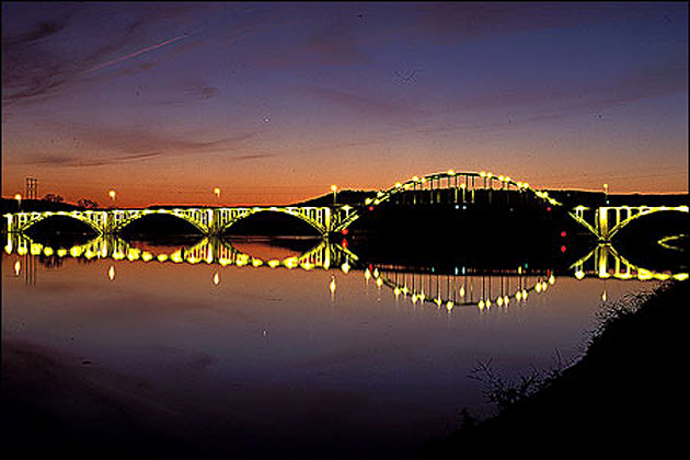 Ozark Bridge over the Arkansas River, Ozark